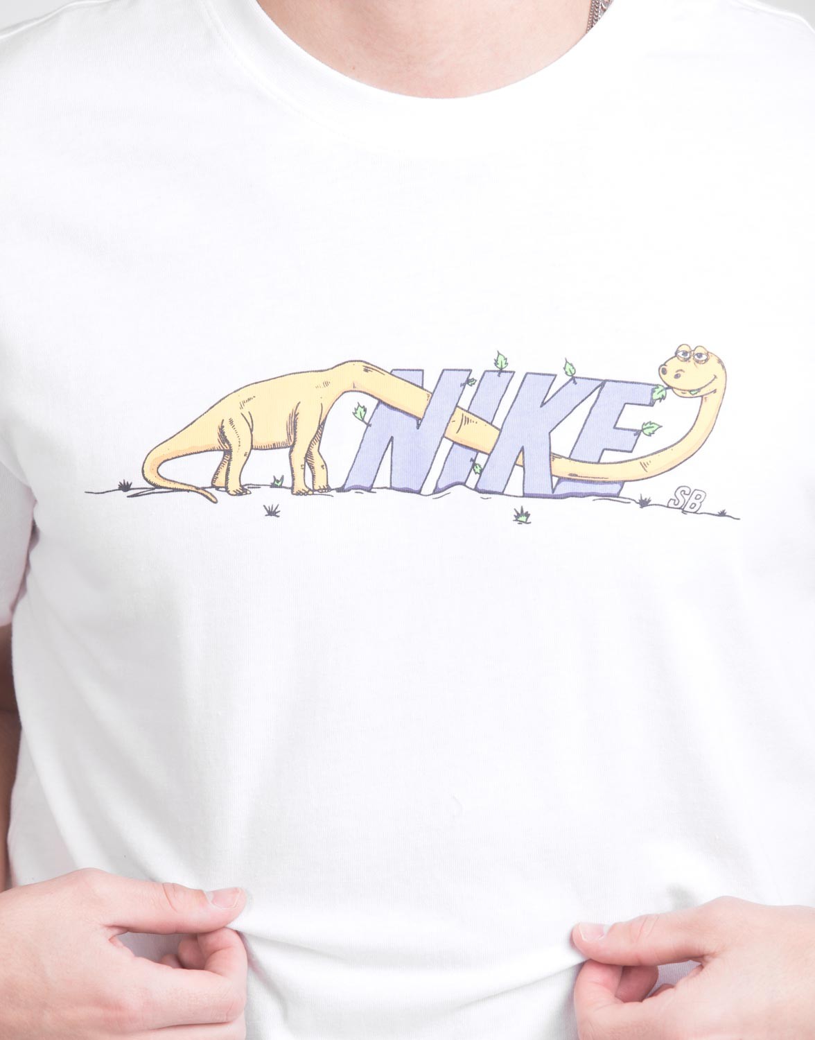 Dinonike Tee