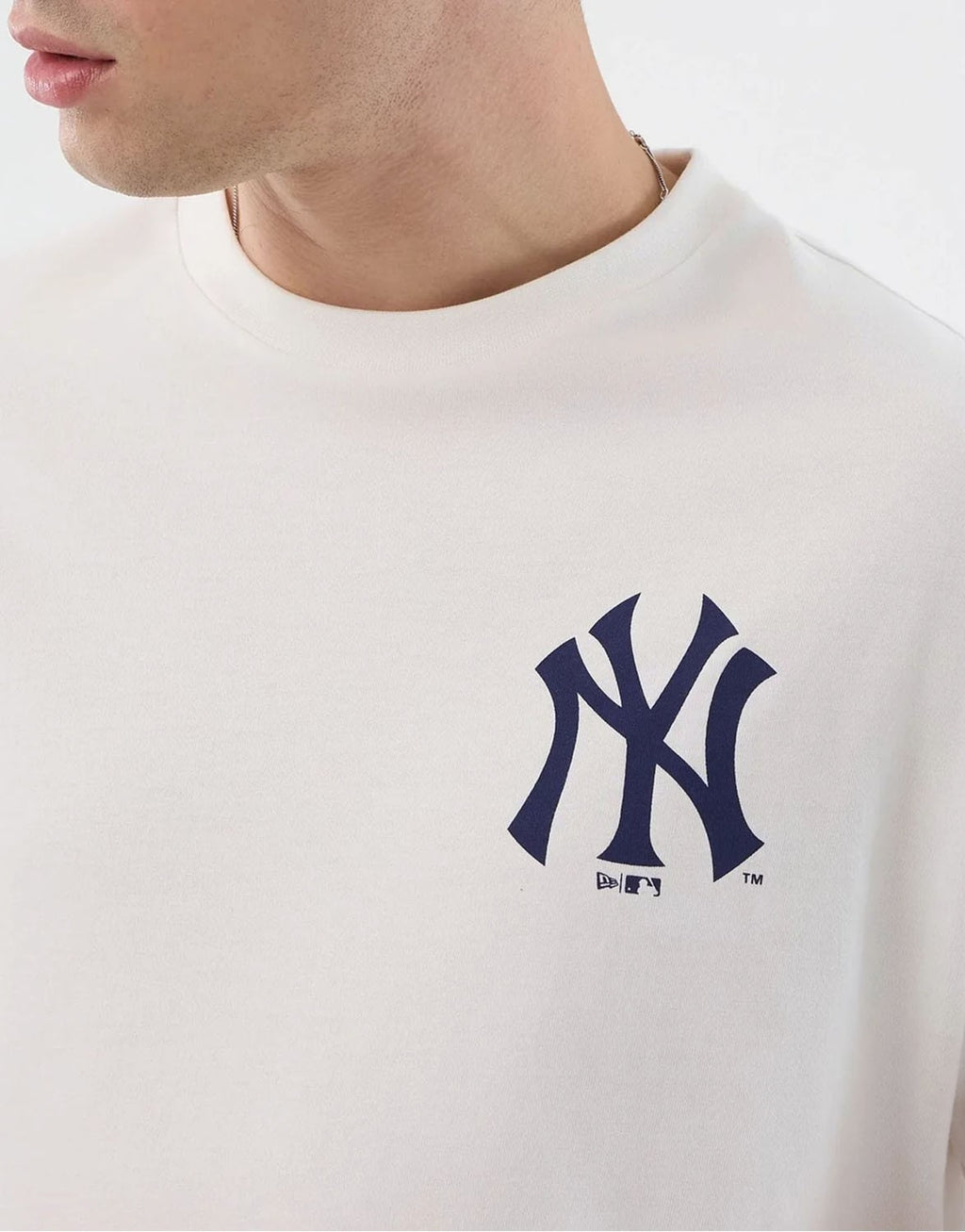 New York Yankees MLB Cap Graphic Oversized T-Shirt